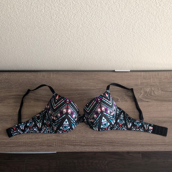 PINK Victoria’s Secret. WEAR EVERYWHERE PUSH-UP - Picture 8 of 8